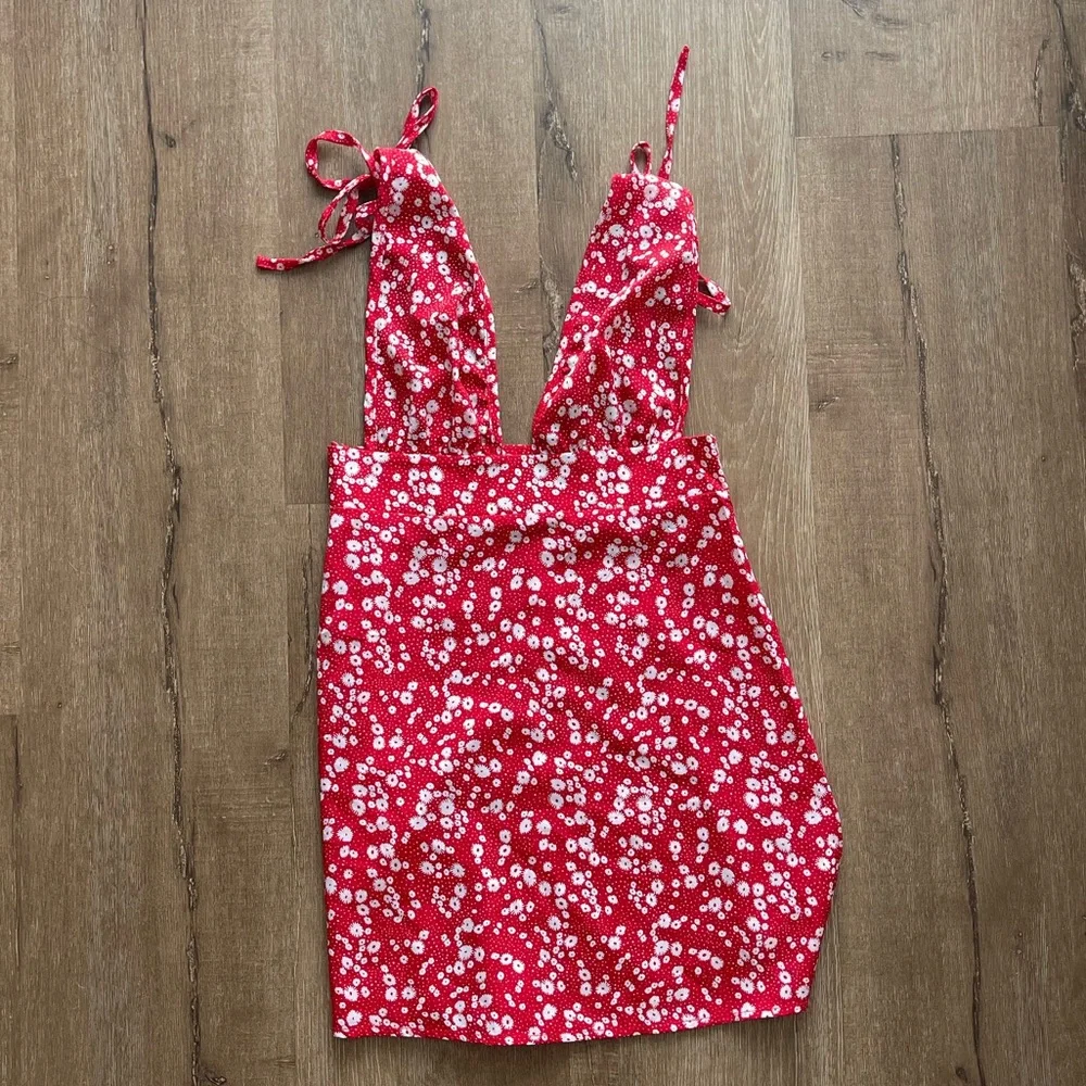 Red Floral Mini - Picture 1 of 3